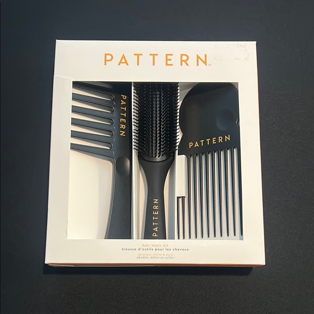 Black Grooming Tools Set with Versatile Combs